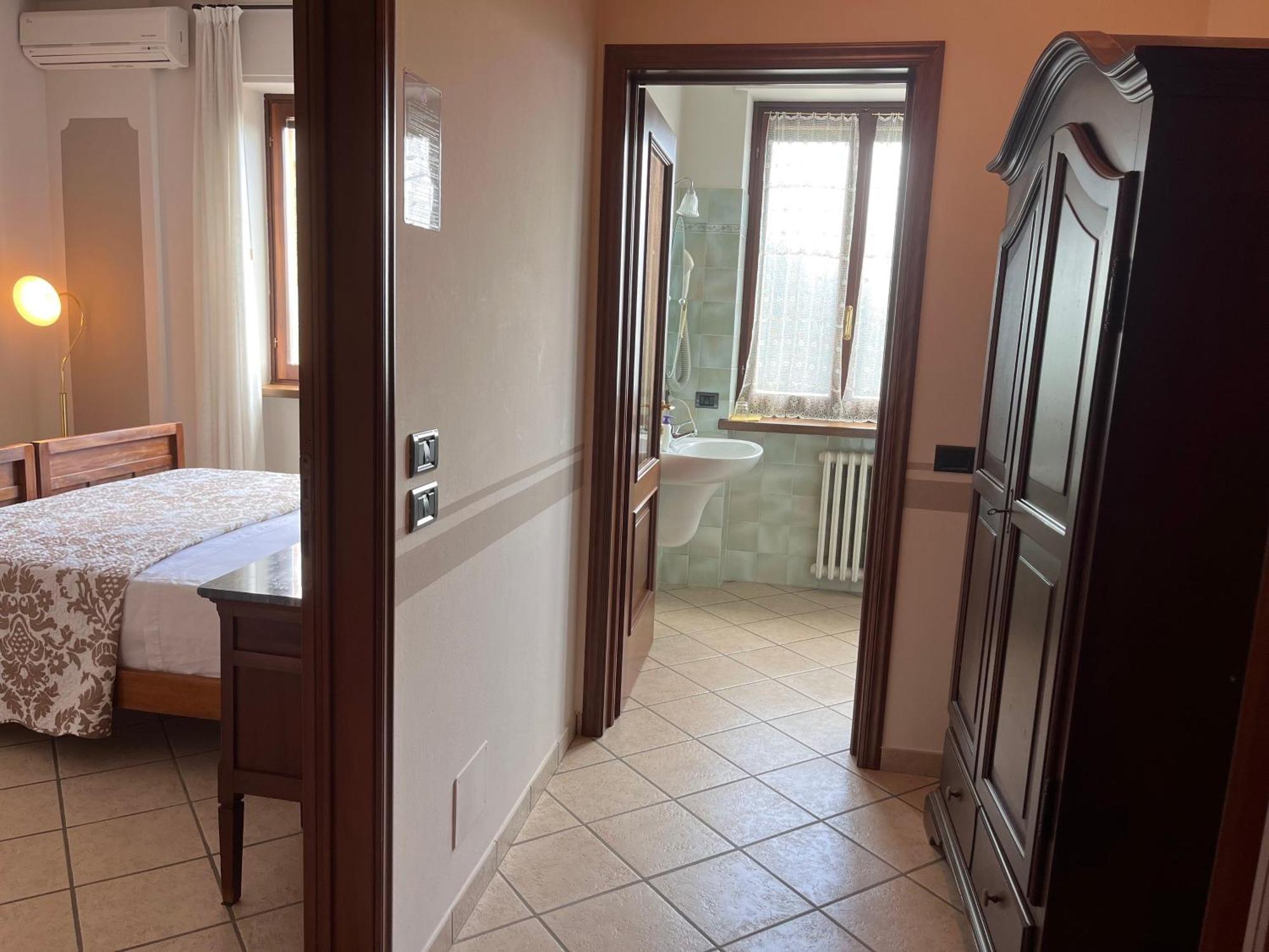 Belvedere Bike Hotel Montà Værelse billede